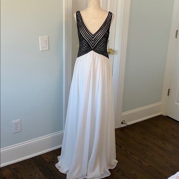 Aidan Mattox Dresses & Skirts - Aidan Mattox Formal Black/White Gown, Sz 8